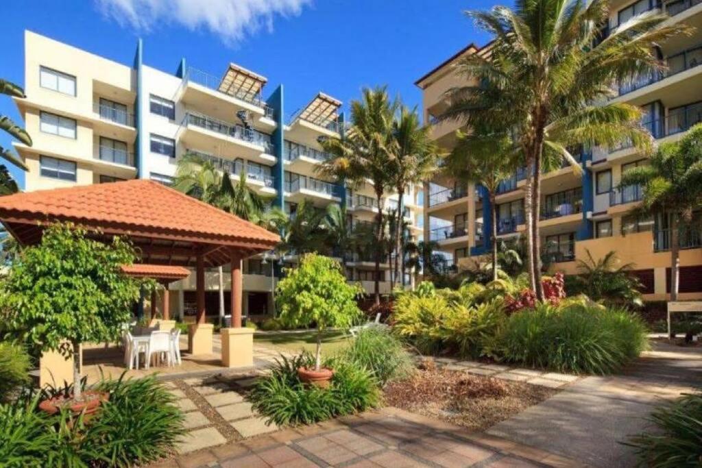 Alexandra Headland Resort With Stylish Stays Exteriör bild